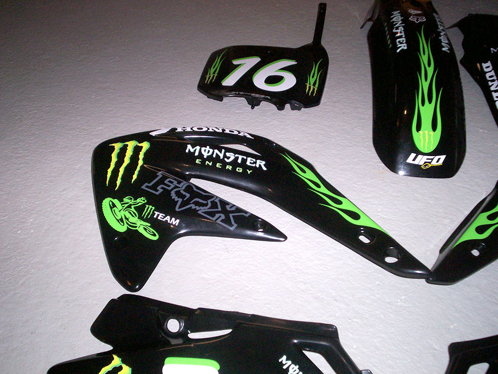 Monster energy lettrage