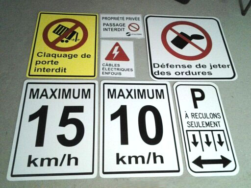 Lettrage pour panneaux de signalisation